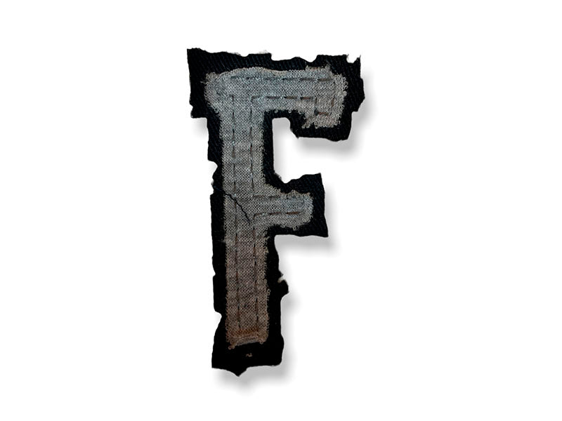 LETRAS HERITAGE ERODED 2 1/2 GRIS/NEGRO F (6 PZS)
